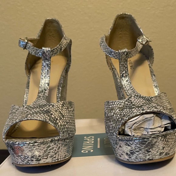 Call It Spring Wedge - Picture 2 of 4